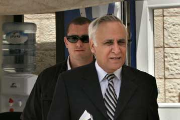 Από το Ανώτατο Δικαστήριο του Ισραήλ θα περάσει η συμφωνία Κατσάβ με την εισαγγελία