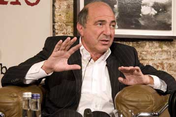 Για απόπειρα πραξικοπήματος κατηγορούν τώρα τον Μπερεζόφσκι οι ρωσικές αρχές