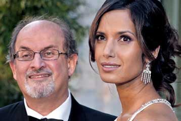 Διαζύγιο από την τέταρτη σύζυγό του παίρνει ο Σαλμάν Ρουσντί