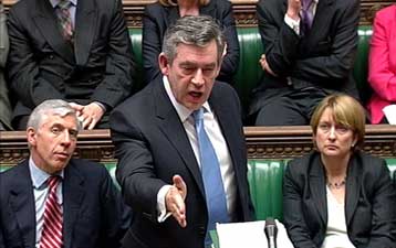 Αναθεώρηση των προσλήψεων στον τομέα της υγείας στη Βρετανία μετά τις επιθέσεις