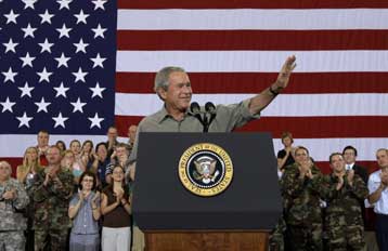 Η νίκη στο Ιράκ απαιτεί μεγαλύτερη υπομονή, λέει ο Μπους στην επέτειο της 4ης Ιουλίου
