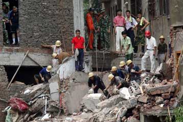 Δεκάδες νεκροί και τραυματίες από έκρηξη σε νυχτερινό κέντρο στην Κίνα