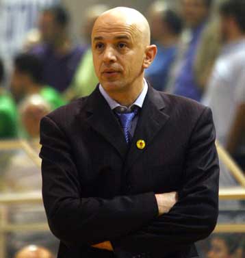 Αναζητεί Σέρβους ο Ρούσο, συνάντηση των συνεργατών του με Μπάμπη Βωβό