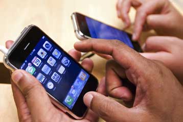 Για το 2008 προβλέπεται η άφιξη του iPhone στην Ελλάδα