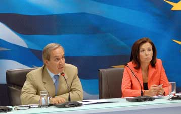 Με αποφασιστικότητα συνεχίζεται το πρόγραμμα μεταρρυθμίσεων, τονίζει ο Γ.Αλογοσκούφης