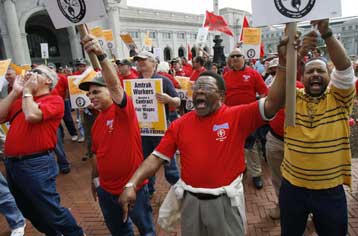 Αυξάνονται οι θέσεις εργασίας στις ΗΠΑ αλλά η ανεργία παραμένει στάσιμη