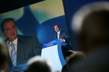 «Όχι» στην πόλωση είπε ο Κ.Καραμανλής από το βήμα του συνεδρίου της ΝΔ