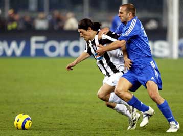 «Σφήνα» της Λα Κορούνια στην προσπάθεια του Ολυμπιακού για Ραούλ Μπράβο