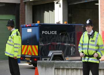 Προφυλακίστηκε ο πρώτος ύποπτος των επιθέσεων σε Λονδίνο και Γλασκώβη