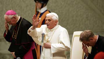 Την τέλεση της λειτουργίας στα λατινικά επιτρέπει διάταγμα του Πάπα Βενέδικτου Ι Στ