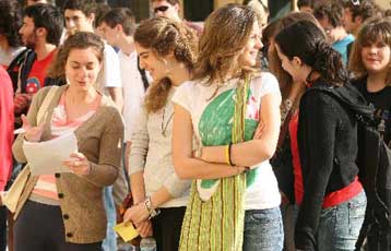 Νέα βαθμολόγηση από μηδενική βάση σε 100-150 γραπτά αγγλικών των Πανελλαδικών