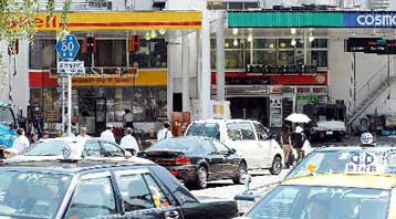 Στο 1,20 ευρώ το λίτρο «πετάει» η τιμή της αμόλυβδης βενζίνης