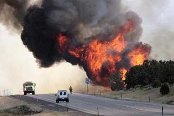 Πυρκαγιές καίνε από άκρη σε άκρη τις δυτικές ΗΠΑ – Τεράστιες εκτάσεις καμένες