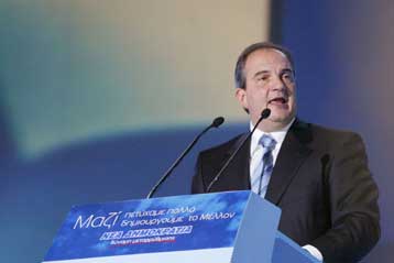 Νέο κύμα εκλογολογίας μετά το «γρίφο» Καραμανλή για τις κάλπες