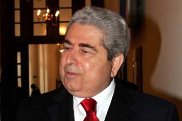 Κατάρρευση του κυβερνητικού συνασπισμού στην Κύπρο μετά την αποχώρηση του ΑΚΕΛ