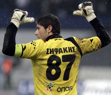 Αγνοια για το ενδιαφέρον της ΑΕΚ δηλώνει ο μάνατζερ του Μιχάλη Σηφάκη