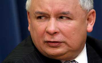 Υπό όρους παραμένει ο Λέπερ στον κυβερνητικό συνασπισμό της Πολωνίας