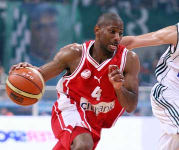 Ο Ολυμπιακός αποδεσμεύει τον Σκούνι Πεν, ισπανική επιβεβαίωση για Βασιλειάδη