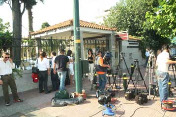 Στο Αρεταίειο για να εξετάσει τον Αρχιεπίσκοπο ο Δρ Ανδρέας Τζάκης