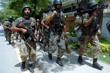 Στην εκκαθάριση των εστιών αντίστασης στο τέμενος προχώρησε ο πακιστανικός στρατός