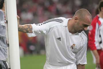 Ο Ολυμπιακός αποκτά Ραούλ Μπράβο, η Σεβίλη δεν παραχωρεί τον Ντραγκουτίνοβιτς