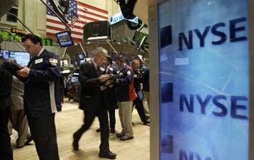 Ανάκαμψη στη Γουόλ Στριτ, απώλειες στα ευρωπαϊκά χρηματιστήρια