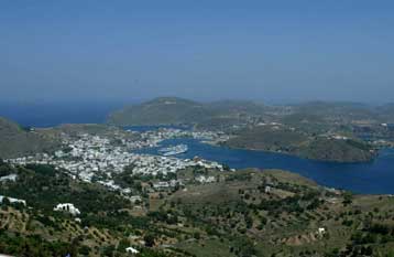 Τουρκικό σκάφος με Γάλλους τουρίστες προσάραξε στο λιμάνι της Πάτμου