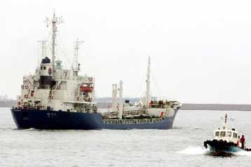 Πρώτη αποστολή ενεργειακής βοήθειας προς τη Βόρειο Κορέα