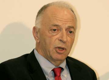 Η μεταμόσχευση μόνη λύση για τον Αρχιεπίσκοπο, λένε οι γιατροί του