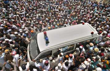 Αποφασισμένος να ξεριζώσει την τρομοκρατία από το Πακιστάν δηλώνει ο Μουσάραφ