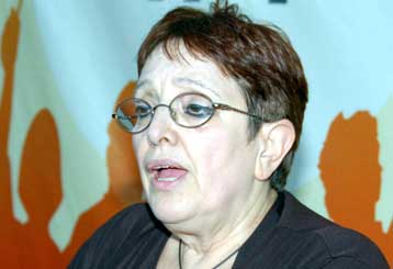 Κατά της ιδιωτικοποίησης των Ναυπηγείων Σκαραμαγκά η Αλ.Παπαρήγα