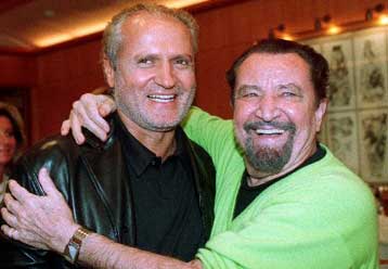 Τον Τζιάνι Βερσάτσε θυμάται και τιμά την Κυριακή ο κόσμος της μόδας