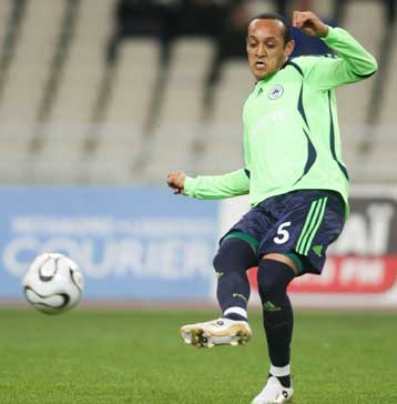 Σε αναμονή για Μόρις, Μάτος και αμυντικό βρίσκεται ο Παναθηναϊκός