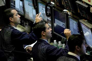 Νέo ρεκόρ για τον Dow Jones, σε υψηλά εξίμισι ετών οι ευρωπαϊκές αγορές