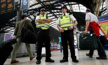 Τρίτος κατηγορούμενος για τις αποτυχημένες επιθέσεις σε Λονδίνο και Γλασκώβη