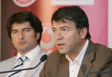 Στην Αυστρία ο Ολυμπιακός, στη Βραζιλία ο Ίβιτς προς αναζήτηση μέσου