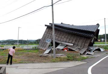 Οκτώ νεκροί και εκατοντάδες τραυματίες από σεισμό 6,8 Ρίχτερ στην Ιαπωνία