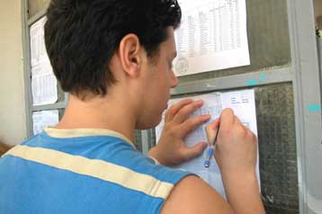 Στα Λύκεια οι βαθμολογίες των Αγγλικών, στα δικαστήρια οι γονείς για τη νοθεία