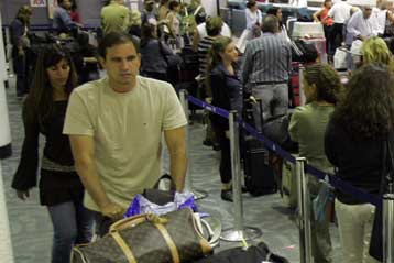 Εκκένωση τερματικού σταθμού στο αεροδρόμιο του Μαϊάμι εξαιτίας ύποπτης συσκευής