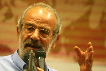 Εξηγήσεις για τη «νόθευση» των Πανελλαδικών ζητά ο Αλ.Αλαβάνος