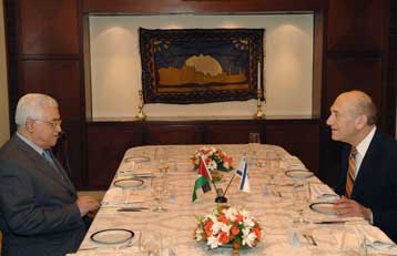 Το Ισραήλ θα απελευθερώσει 250 Παλαιστίνιους κρατούμενους, ανακοίνωσε ο Ολμέρτ