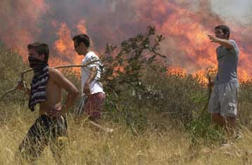 Πυρκαγιές στη βόρεια Εύβοια και τη Φθιώτιδα