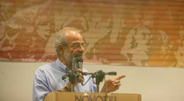 Επίθεση Αλαβάνου στην κυβέρνηση για τις θαλάσσιες συγκοινωνίες στο Αιγαίο