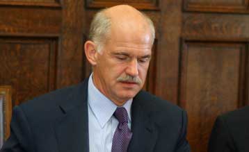 Η κυβέρνηση αντιλαμβάνεται το κράτος ως «λάφυρο», δήλωσε ο Γ.Παπανδρέου