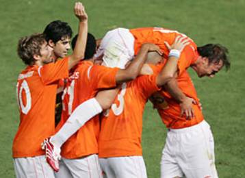 Βήμα πρόκρισης του ΑΠΟΕΛ στο Champions League μετά το 2-0 επί της Μπάτε Μπόρισοφ