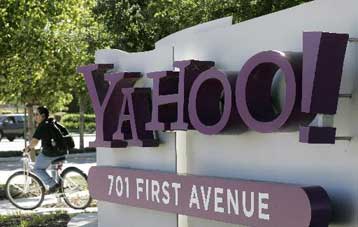 Έκτο συνεχόμενο τρίμηνο μείωσης κερδών για την Yahoo, άλμα κερδοφορίας για την Intel