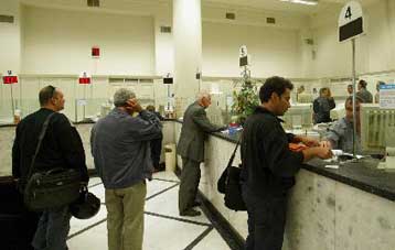 Καταναλωτής μήνυσε τράπεζα για 0,84 ευρώ