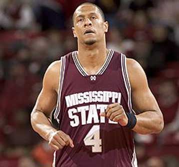 Ήθελα να παίζω, εξηγεί ο Ρόμπερτς για την επιλογή του να έρθει στον Ολυμπιακό