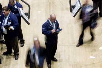 Πάνω από τις 14.000 μονάδες ο Dow Jones, δυναμική ανάκαμψη και στην Ευρώπη