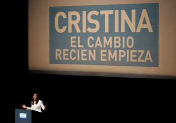 Την υποψηφιότητά της για την προεδρία της Αργεντινής ανακοίνωσε επίσημα η Πρώτη Κυρία